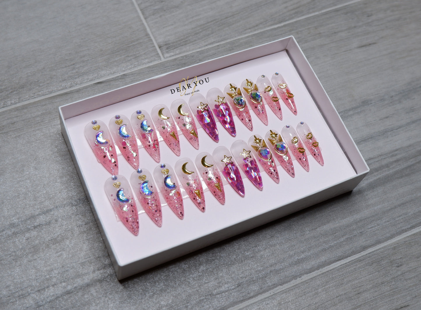 Crescent Moon 22pcs (Stiletto)