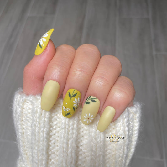 Green Matte Floral Nail Set 24pcs (Short Coffin)